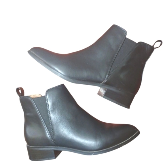 J. Crew Black Leather Ankle Boot Women's Black Chelsea Boots size 7 - Picture 1 of 10